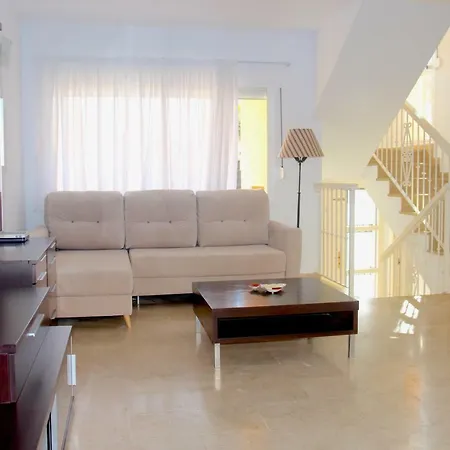 Holiday home Condes De Iza Large Townhouse Sleeps 8 Rdr122