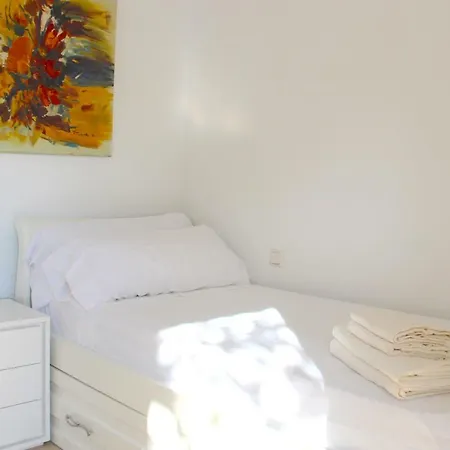 Condes De Iza Large Townhouse Sleeps 8 Rdr122 Holiday home *